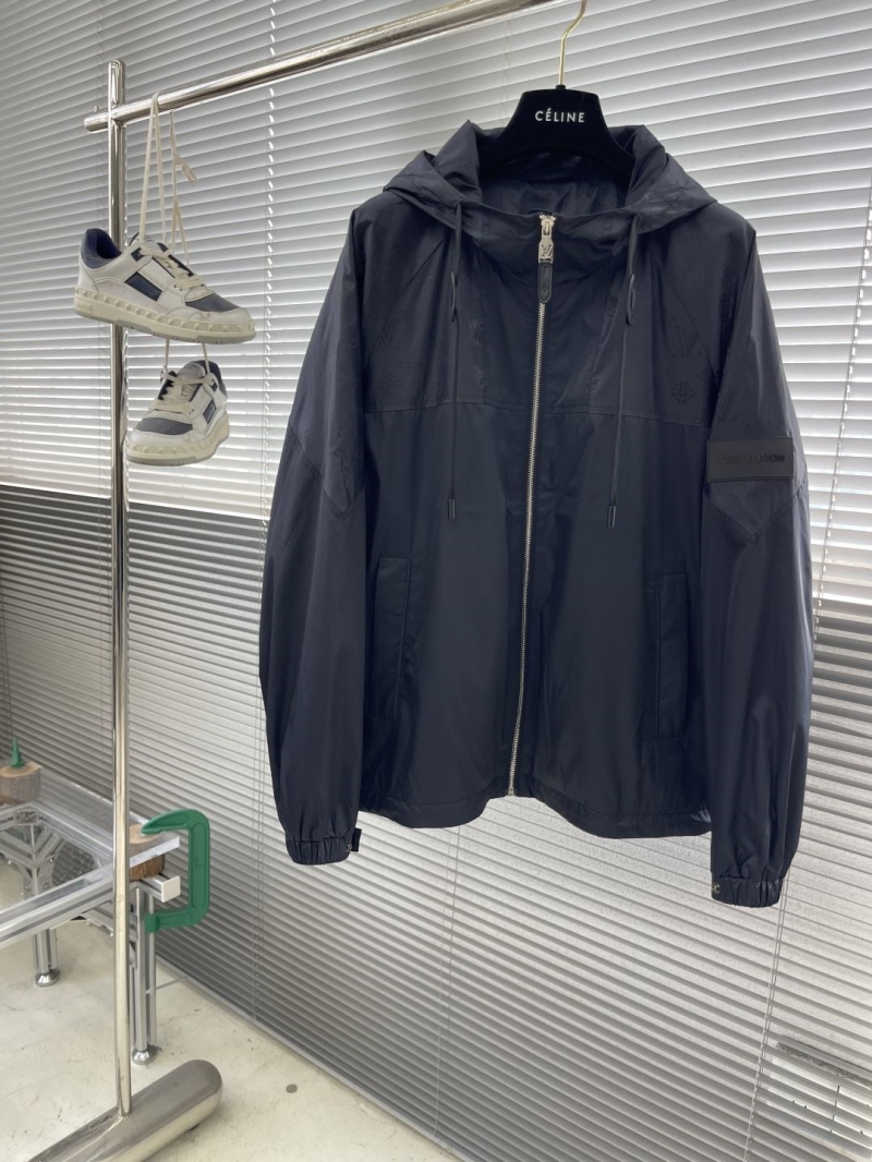 l0vis Vvtt0n outwear